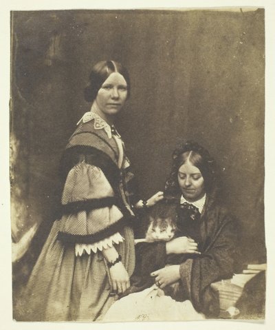 Sra. Craik sosteniendo un gato de Benjamin Mulock
