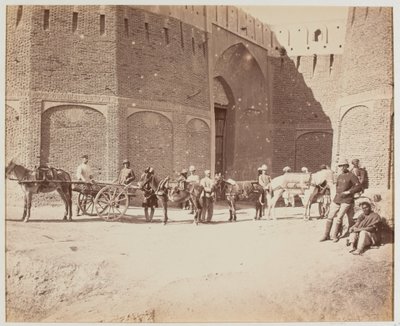 Puerta de Durani, carro de Heyland y mulas de carga, mostrando los diferentes tipos de monturas de carga, Kandahar de Benjamin Simpson