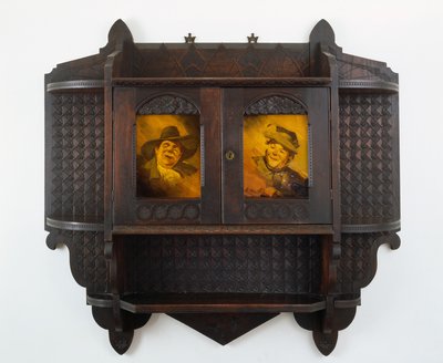 Gabinete de pared colgante con placas de cerámica, tallado atribuido a Mary Madeline Nourse, placas a Artus van Briggle (1869-1904) 1887-99 de Benn attr.to Pitman