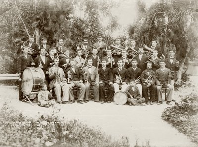 El grupo de la orquesta en Zichron Yaacov, c.1898-1900 de Bernard Edelstein