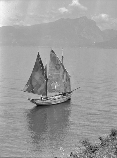 Velero en el Bósforo, Turquía de Bernard F. Rogers