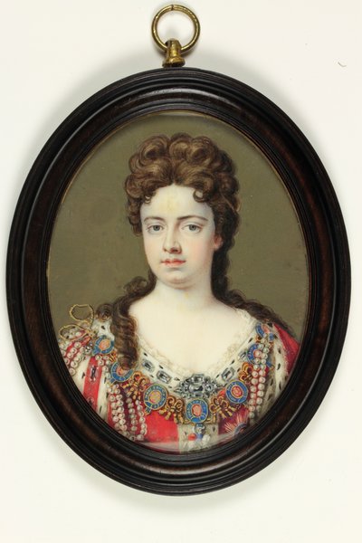 Reina Ana de Bernard III Lens