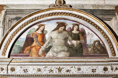El Cristo muerto sostenido por dos ángeles - Fresco de Pinturicchio (Bernardino di Betto) (1454-1513) 1484-1492 Roma, Basílica de Santa Maria del Popolo (Iglesia de Santa Maria del Popolo), Capilla Basso della Rovere, Italia de Bernardino di Betto Pinturicchio