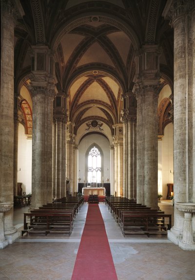 Vista interior de la iglesia de Pienza de Bernardo Rossellino