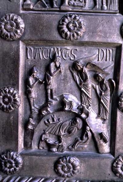 Panel que representa la Natividad de la Porta di S. Ranieri del Transepto Sur de Bonannus of Pisa