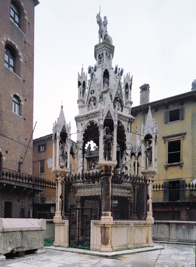 Monumento funerario de Cansignorio Della Scala (1340-75) de Bonino da Campione