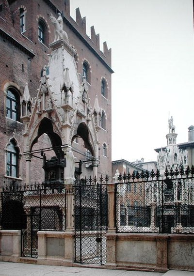 Monumento funerario de Mastino II Della Scala (1308-51) de Bonino da Campione