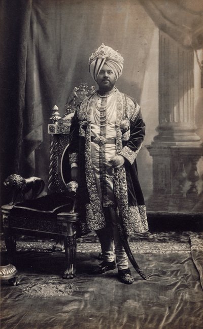 Maharajá Jagatjit Singh de Kapurthala, c.1903 (impresión a la albúmina) de Bourne & Shepherd