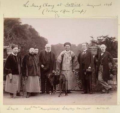 Li Hung Chang en Hatfield (Foreign Office Group), agosto de 1896 (fotografía en B/N) de British Photographer
