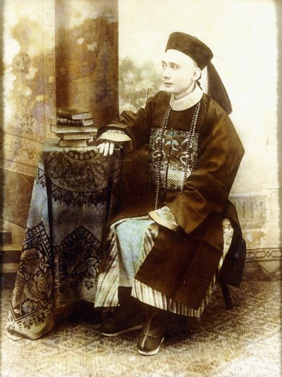 Retrato de un mandarín, probablemente cantonés, circa 1890s de British Photographer
