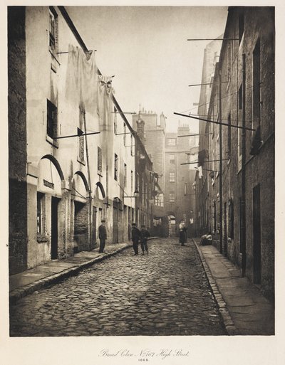 Broad Close No. 167 High Street, de The Old Closes and Streets of Glasgow de British School