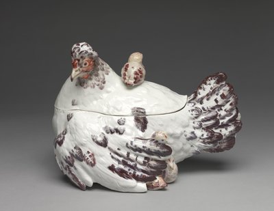Sopera de gallina y polluelos, Fábrica de Porcelana de Chelsea, c.1755 de British School