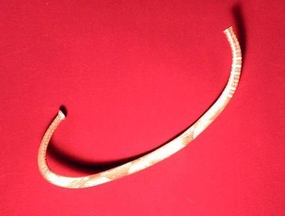 Anillo de cuello encontrado en Ickleton, Cambridgeshire de Bronze Age