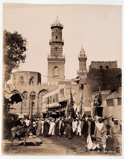 Fiesta en las calles de El Cairo - fotografía de los hermanos Zangali, finales del siglo XIX de Brothers Zangaki