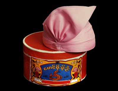 Sombrero y caja de sombrero de Burmese School