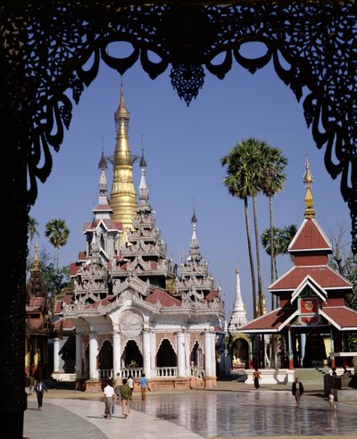 El tazaung de la Pagoda Shwedagon, construido 1453-72 de Burmese School