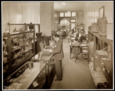 Servicio En Ruta, Inc., en el Hotel Savoy Plaza, Calle 59 y Quinta Avenida, Nueva York, 1928 de Byron Company