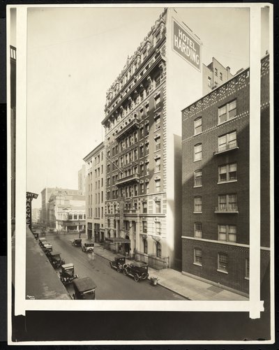 Hotel Harding en la Calle 55 y Broadway, Nueva York, 1921 de Byron Company