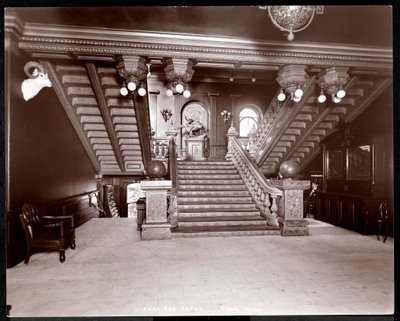 Escalera en el Park Avenue Hotel, 1901 o 1902 de Byron Company