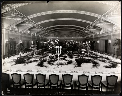 Mesa puesta para un banquete en el Hotel Ritz-Carlton, 1913 de Byron Company