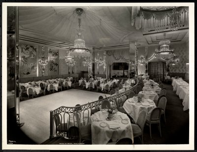 La sala de iridio en el Hotel St. Regis, 1937 de Byron Company