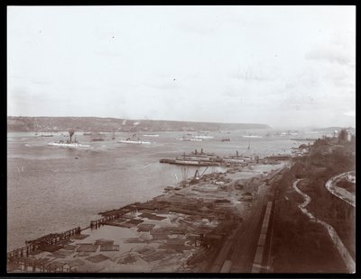 Vista de buques de guerra de EE.UU. en el río Hudson durante la visita del Príncipe Luis de Battenberg, 1905 de Byron Company