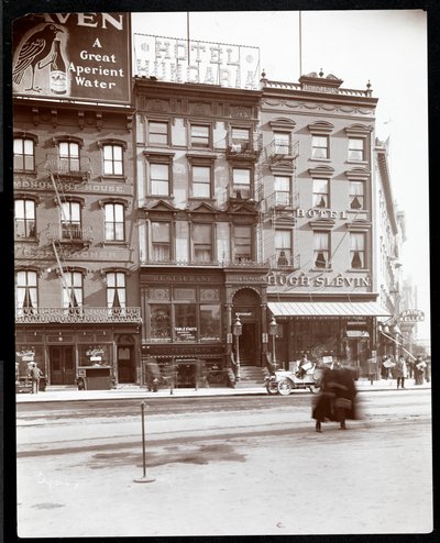 Vista del Hotel Hungaria y el Hotel Hugh Slevin en Union Square East y 14th Street, Nueva York, 1905 de Byron Company