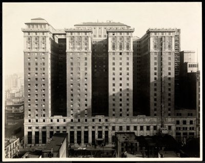 Vista del lado sur del Hotel Pennsylvania, 7th Avenue y 32nd Street, Nueva York, 1919 de Byron Company