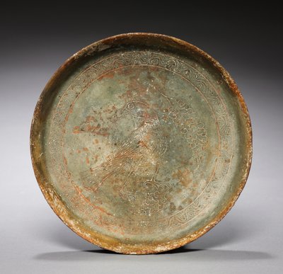 Plato hondo con halcón y follaje, 1100s de Byzantine