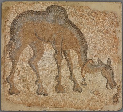 Fragmento de mosaico con camello pastando de Byzantine