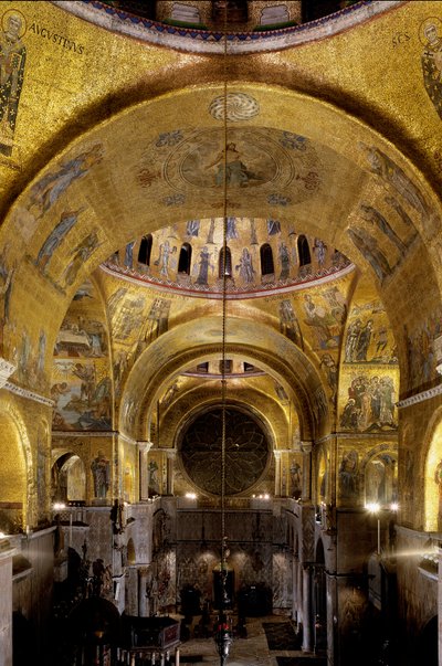 Arquitectura bizantina: vista del transepto sur (con cúpula dedicada a San Leonardo), el rosetón. 1542-1551 Basílica de San Marcos, Venecia de Byzantine Byzantine