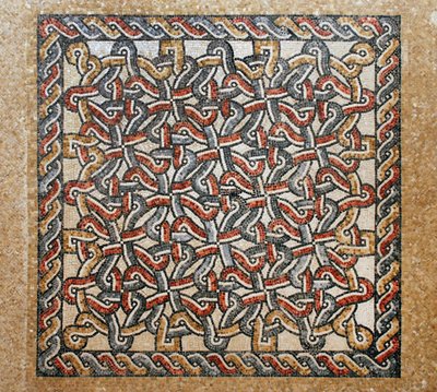 Piso de mosaico del área del bema en la iglesia bizantina temprana en Shiloh, Cisjordania, 380-420 d.C. de Byzantine Byzantine