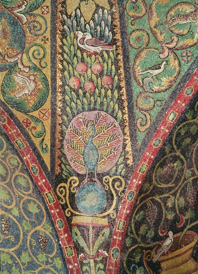 Detalle de la bóveda que representa pájaros y un pavo real de Byzantine School