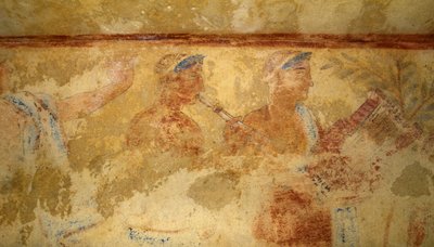Músicos, fresco, (detalle), Tumba de los Demonios Azules, Necrópolis de Tarquinia (Lista del Patrimonio Mundial de la UNESCO, 2004), Lacio, Italia. Civilización etrusca, siglo V a.C. de J.B. and Brown J. Rowbotham