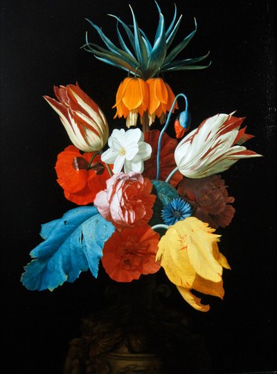Un ramo de flores en un jarrón esculpido de C. van der Radt