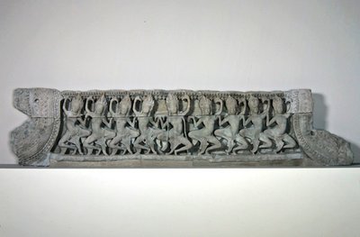 Frontón con nueve asparas danzantes, finales del siglo XII - principios del XIII, de Bayon, Angkor Thom de Cambodian Cambodian