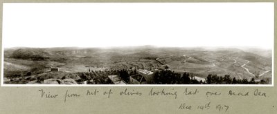Vista desde el Monte de los Olivos mirando al este sobre el Mar Muerto, 14 de diciembre de 1917 de Capt. Arthur Rhodes