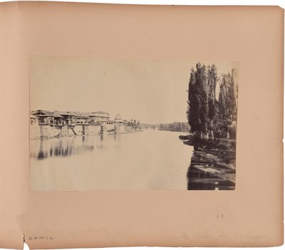 El Palacio, etc., desde el 1er Puente - Srinugur de Capt. Melville Clarke