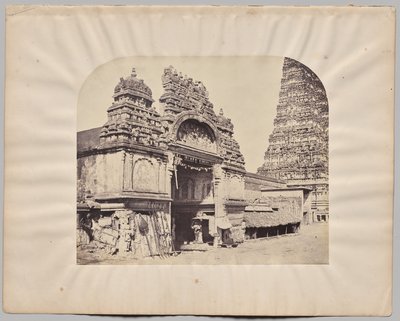 Entrada al Templo Meenakshi Sundareswarar, Madurai de Captain Linnaeus Tripe