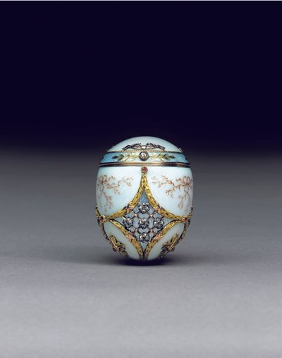 Rara bombonera de huevo bicolor con joyas, 1896-1908 de Carl Fabergé