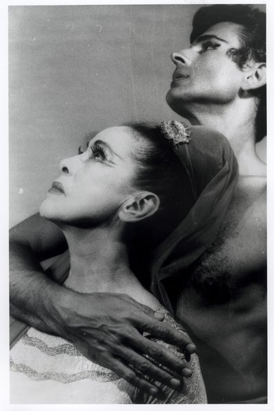 Martha Graham (1894-1991) y Bertram Ross (1920-2003) en "Visionary Recital", 27 de junio de 1961 (gelatina de plata) de Carl Van Vechten