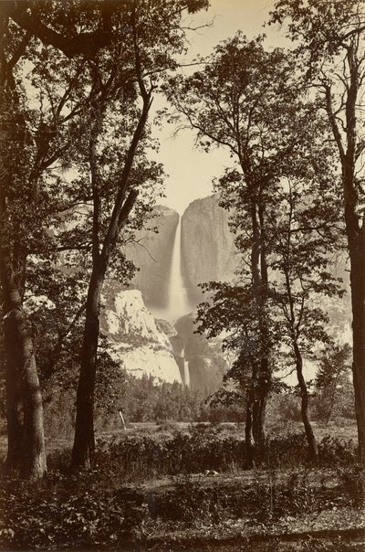 Cataratas de Yosemite, 2634 pies. de Carleton E. Watkins