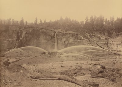 Malakoff Diggins, North Bloomfield, Condado de Nevada,1871 (foto) de Carleton Emmons Watkins