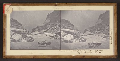 Vista desde el pie de la cascada superior de Yo Semite de Carleton Watkins
