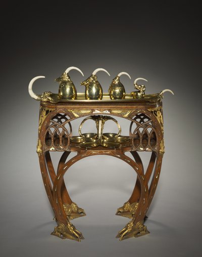 Bandeja con jarra de crema, azucarero cubierto, tetera, olla de agua caliente y salvamanteles, ejecutado por Adrien-Aurélien Hebrard, y mesa, c.1907 de Carlo Bugatti