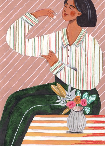 Mujer con camiseta a rayas y pantalones verdes de Caroline Bonne Müller