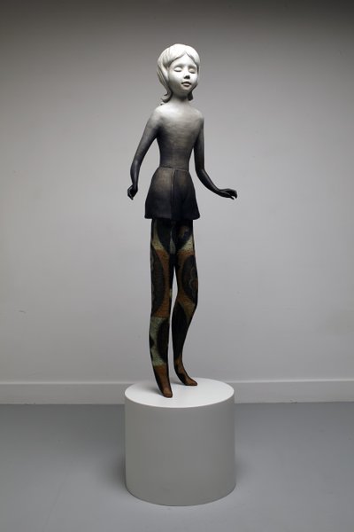 Twinkle, 2014 (óleo sobre bronce con base de bronce pintado) de Cathie Pilkington