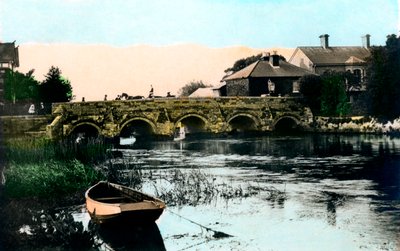El viejo puente, Christchurch, Dorset, 1926 de Cavenders Ltd