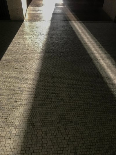 Composición - Luz, 2021 (foto) de Cécile Jamet