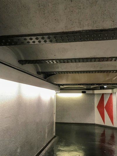 Composición - Metro, 2019 (foto) de Cécile Jamet